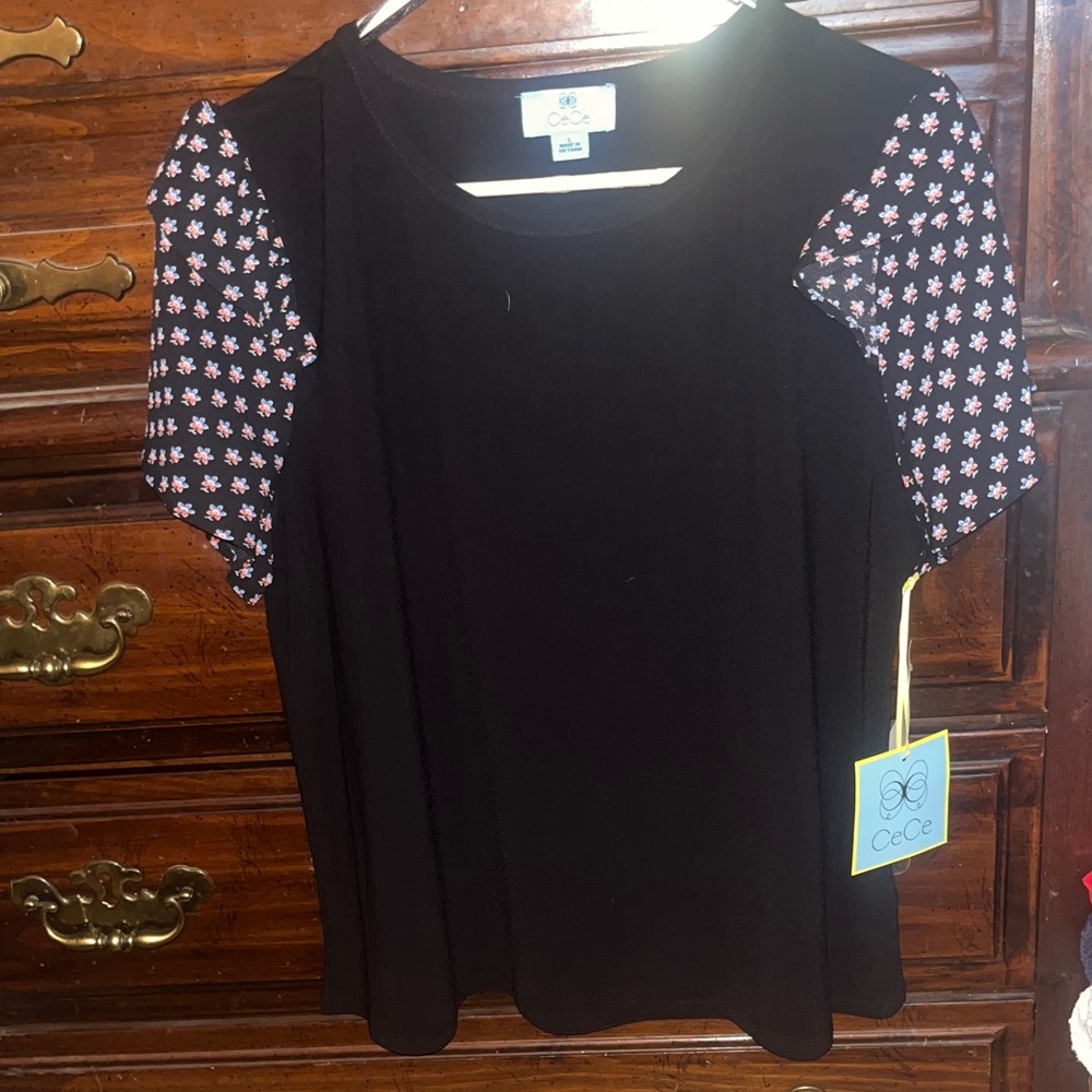 CeCe NWT Ipanema Stroll Floral Sleeve Blouse